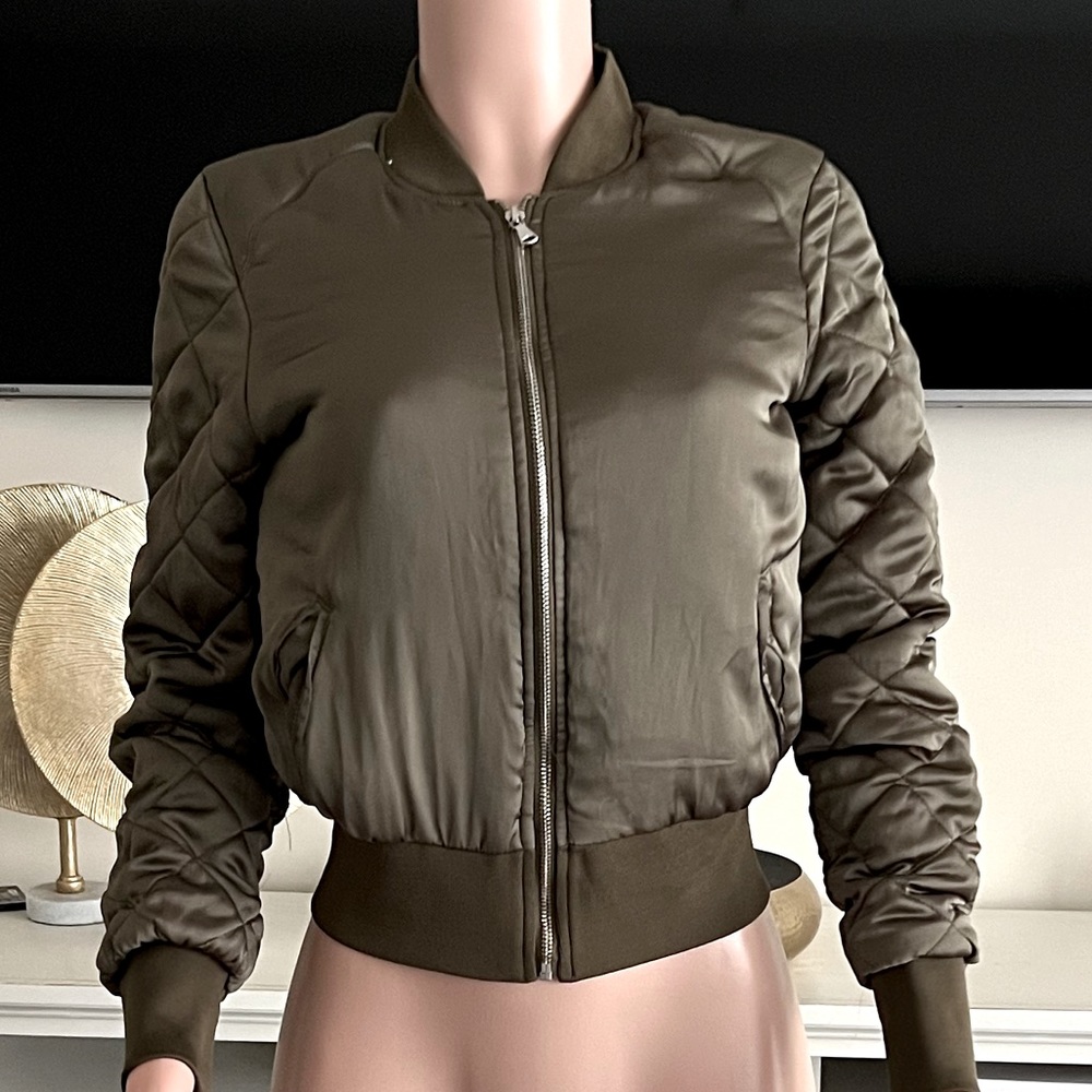Olive Green H&M Crop Jacket. Size US 6. Great Fit!